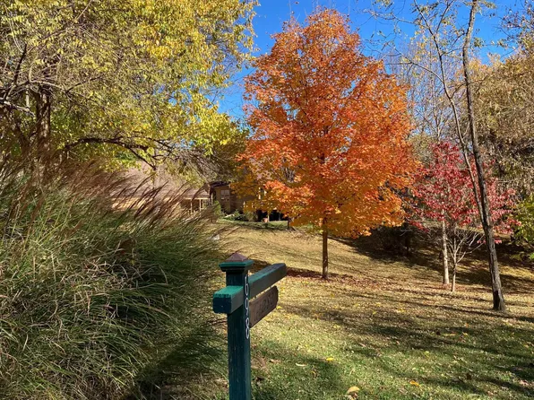 698 Elk Run Estates Dr, Harpers Ferry, WV 25425