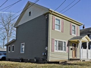 14 E Warren St, Washington, NJ 07882