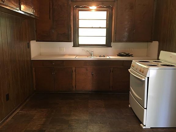4th image of 1010 Maledon Dr