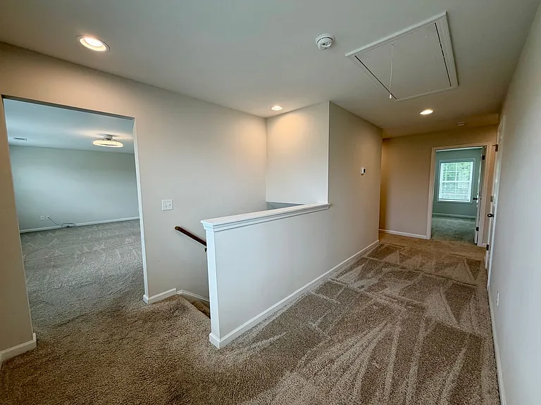 2370 Alden Dr — Photo 10