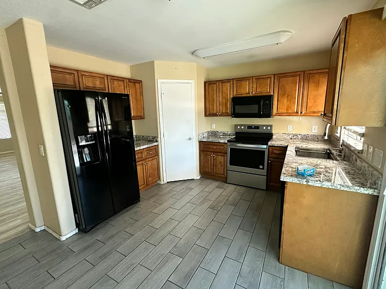 7063 W Palmaire Ave — Photo 8