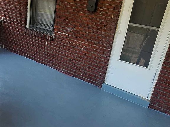 3rd image of 5513 Beacon Ave