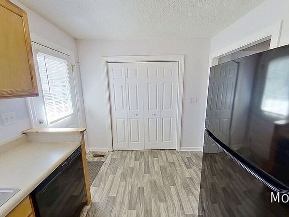 5th image of 333 Friendship Dr