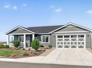 1492 Quarter Ln, Medford, OR 97504