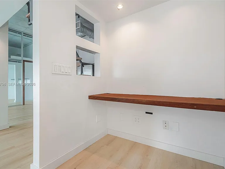 10 SW South River Dr #607 — Photo 21