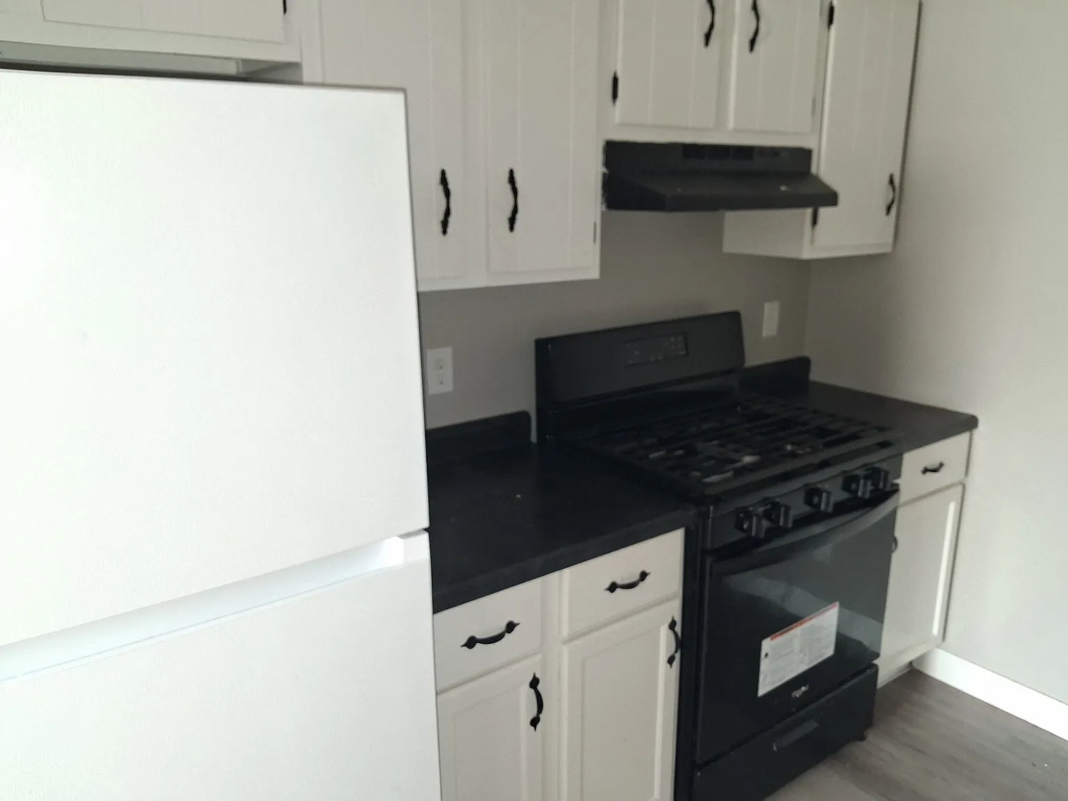 302 College Park Drive - 3 — Photo 4