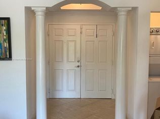 9021 SW 94th St APT 201, Miami, FL 33176