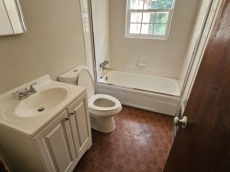 1813 12th Pl — Photo 10