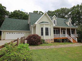 4466 Fairview Dr, Christiansburg, VA 24073