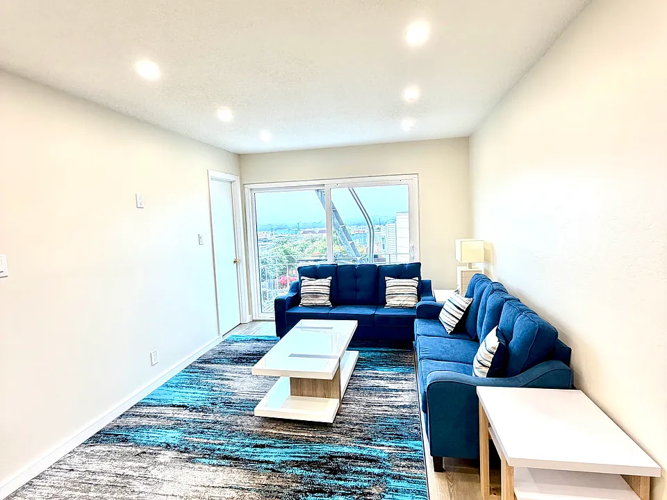 1418 Noriega St #3