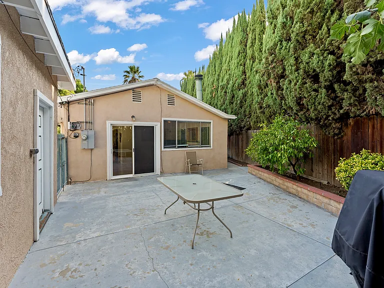 2423 San Pasqual St — Photo 9