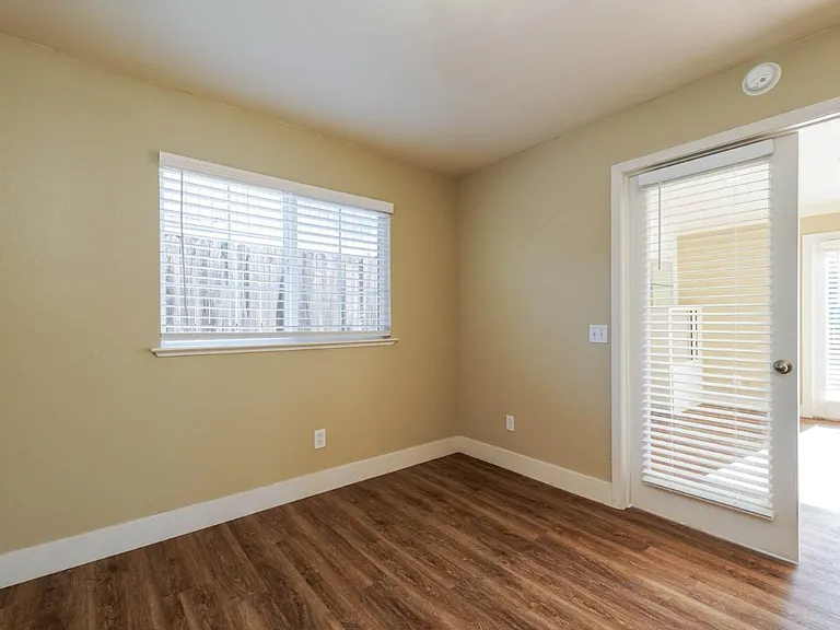 2824 Tiffany West Way — Photo 5