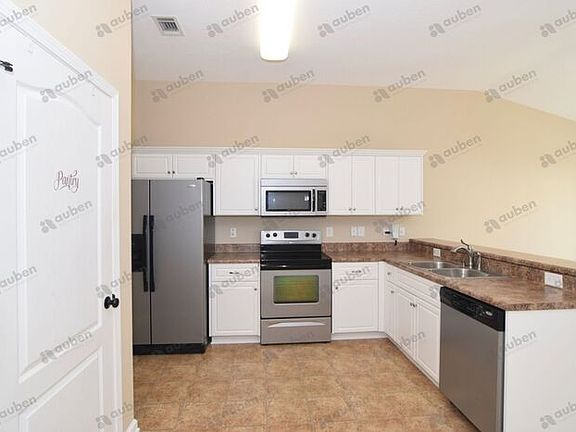 4th image of 816 Westlawn Dr