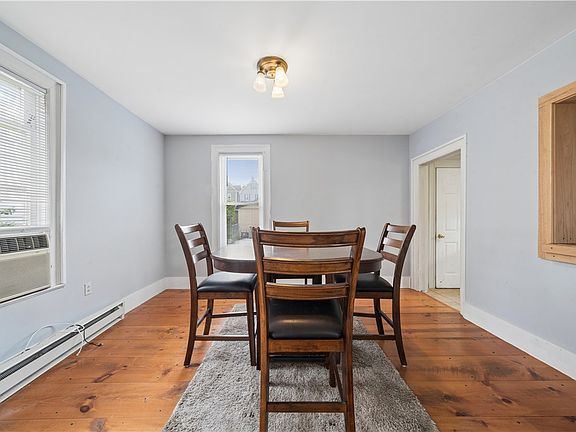 4th image of 601 Walnut St