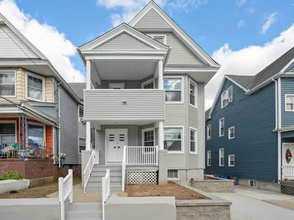 27 W 45th St, Bayonne, NJ 07002
