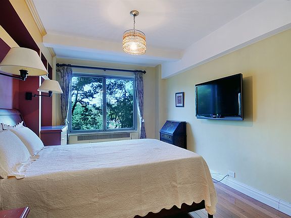 4th image of 120 Central Park S APT 5D