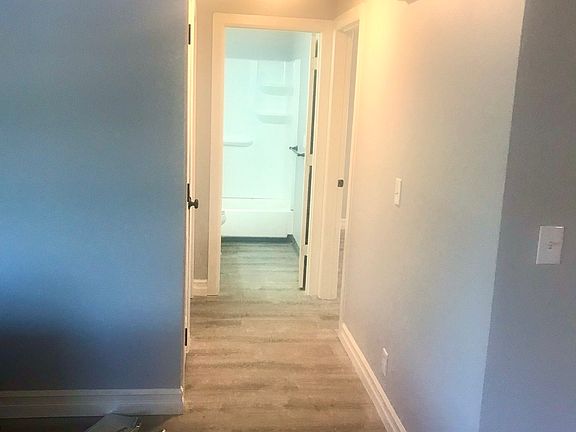 5th image of 815 NE 106th Ave