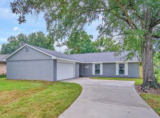 16826 Gleneagle Dr N, Conroe, TX 77385
