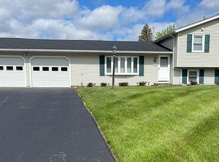 125 Amsden Dr, Rochester, NY 14623