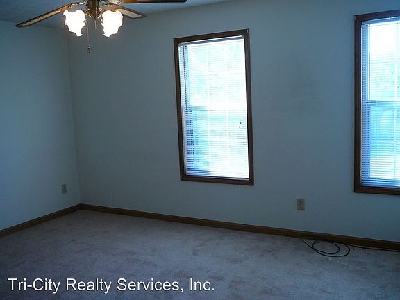 4th image of 300 Cornwallis Way