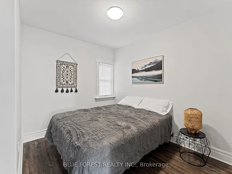 135 William St N #1 — Photo 7