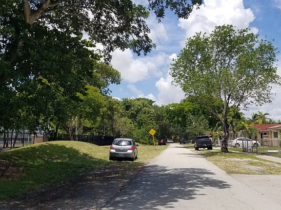 4th image of 6695 NW 38th St