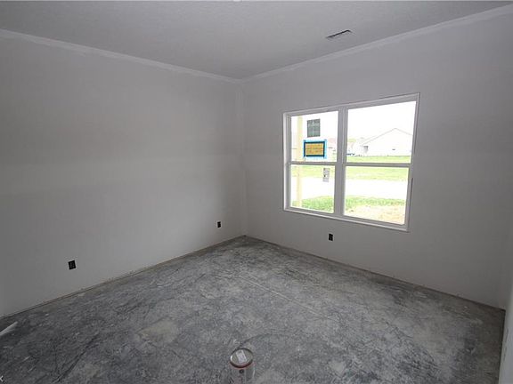 3rd image of 9217 Woodland Blue Dr