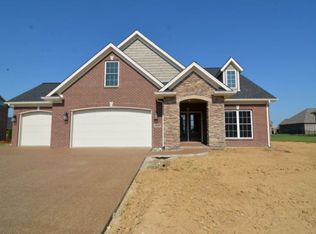 2929 Courtz Ct, Newburgh, IN 47630