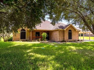 516 Lake Valley Dr, La Vernia, TX 78121