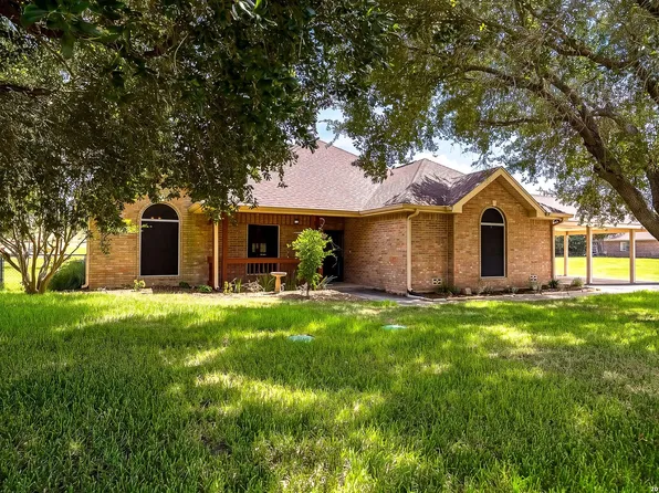 516 Lake Valley Dr, La Vernia, TX 78121
