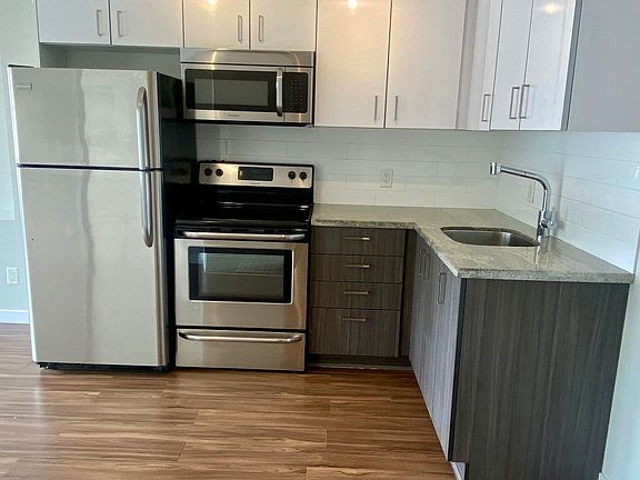 5th image of 6172 Fraser St #202