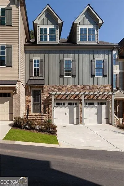302 Trecastle Ln photo 1