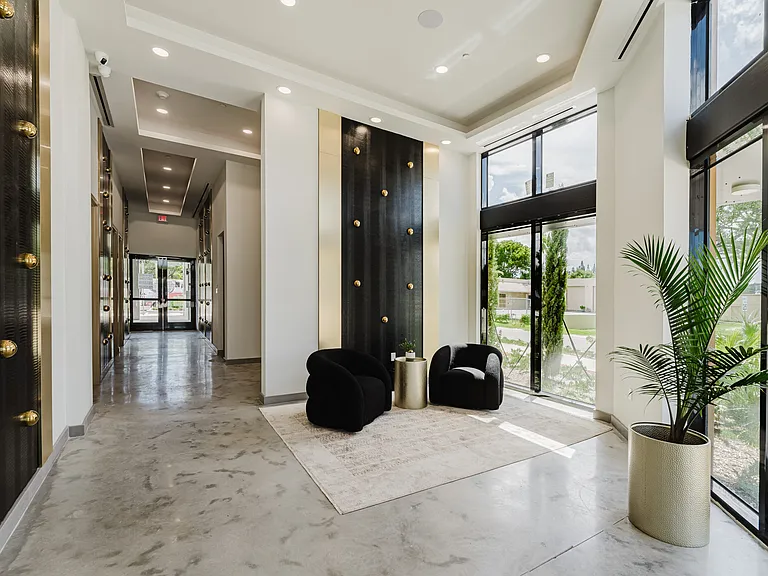 Koosh Living at Griffin — Photo 2