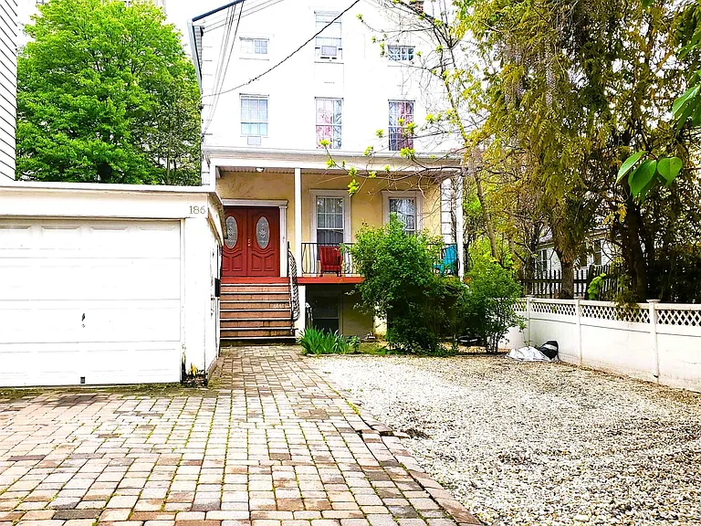 186 Summit Ave #2 — Photo 24