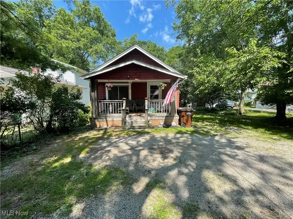 1914 Grantwood Dr, Parma, OH 44134