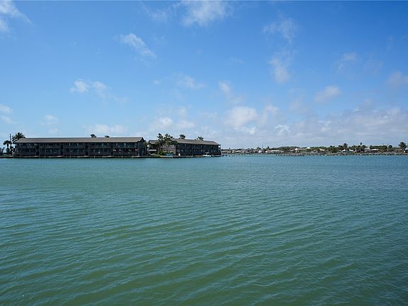 3rd image of 37 Riviera Dr