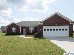 106 Eagles Watch Ct, New Market, AL 35761