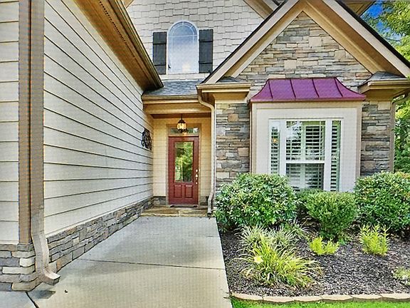 2nd image of 26 Briarpatch Ln