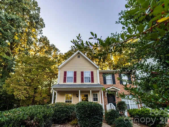 6418 Windsor Gate Ln, Charlotte, NC 28215