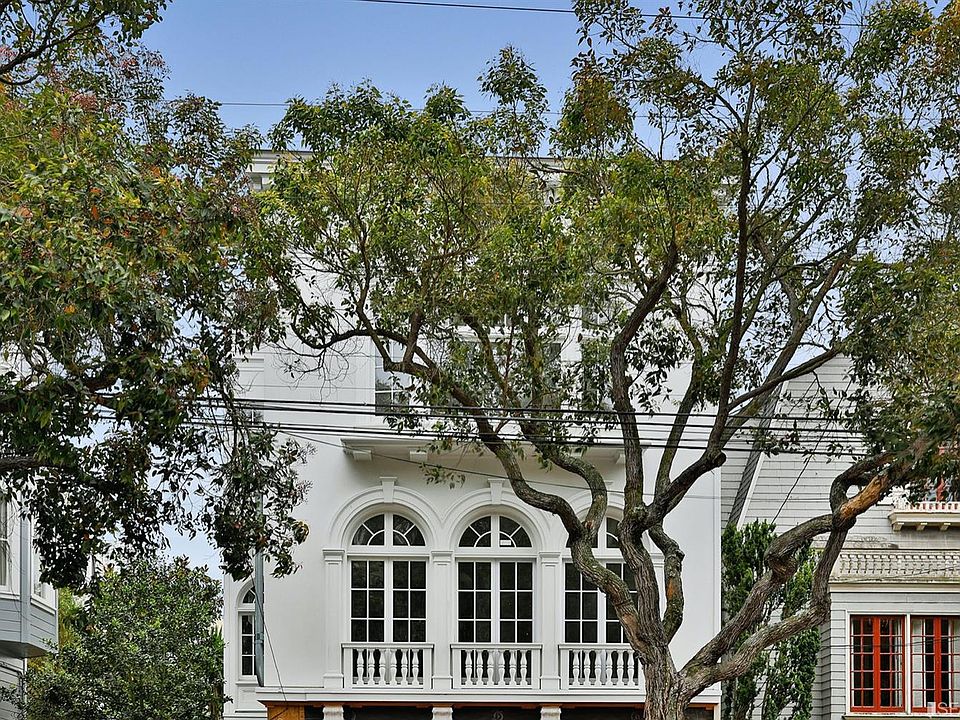 1st image of 823 Lake St