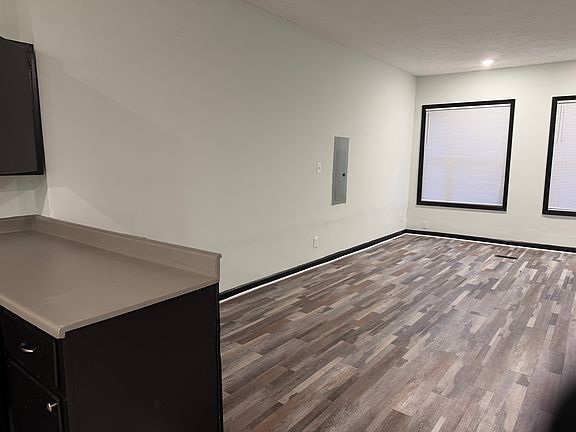 3rd image of 495 Emerson St APT 1