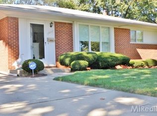 29627 Roan Dr, Warren, MI