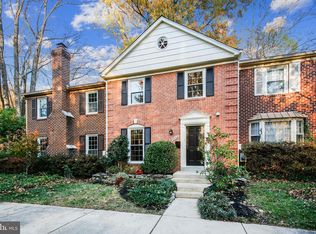 9942 Derbyshire Ln, Bethesda, MD 20817