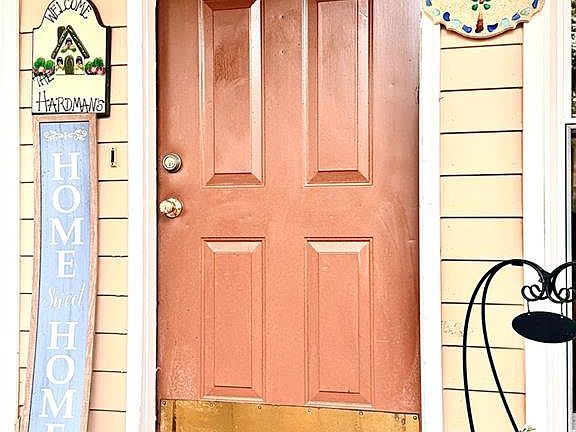 4th image of 66 Freestone Ln