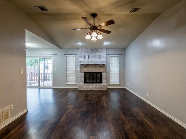 104 Sondra Dr, Elk City, OK 73644