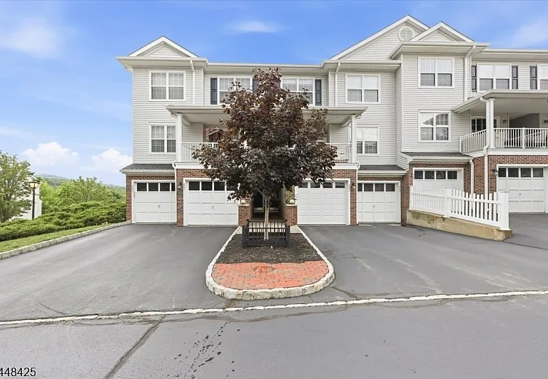 604 Knollwood Ct — Photo 34