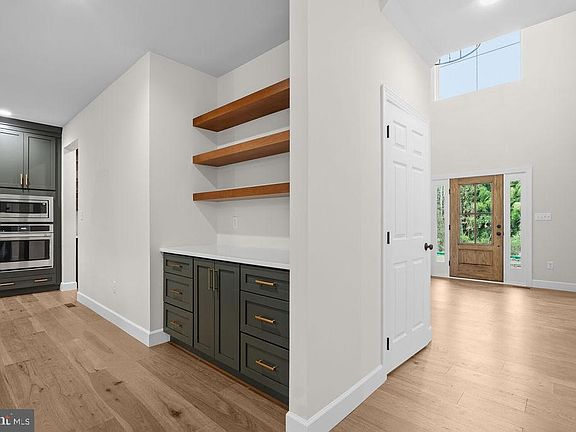 5th image of 69 Ruth Ave