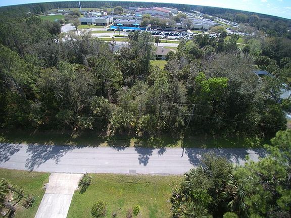 5th image of 33 Palm Ln