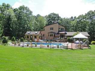 422 Killearn Rd, Millbrook, NY 12545