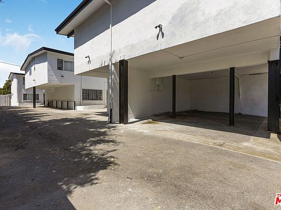 5th image of 3112 Estara Ave